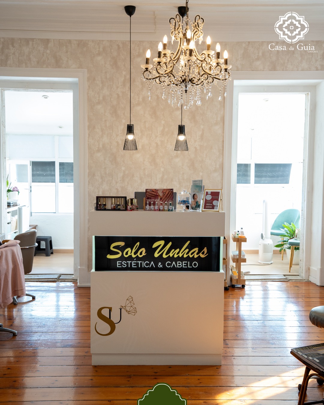 Trabalho de manicure no salão Solo Unhas